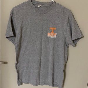 Men’s U of Tennessee men’s football tee size M